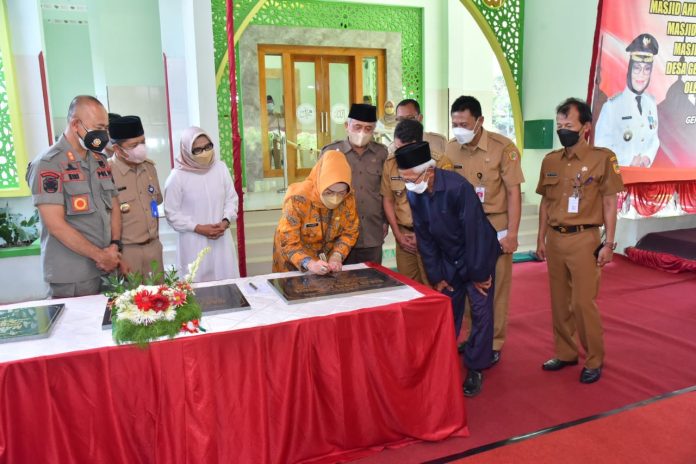 10 nei 22-peresmian masjid