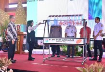 Hadiri Penarikan Undian Tabungan Simanis BPR Bank Sukoharjo, Bupati Undi Hadiah Utama