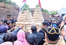 Bupati dan Wabup Hadiri Kirab Budaya Hari Jadi Kartasura Ke-345