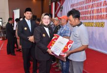 Sebanyak 2.000 Ahli Waris Meninggal Terima Santunan Kematian, Simbolis Diserahkan Bupati dan Wabup