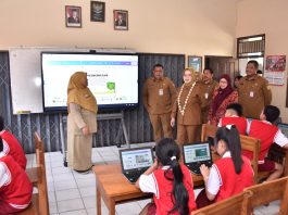 Bupati Luncurkan Dua Sekolah Unggulan Jenjang SD
