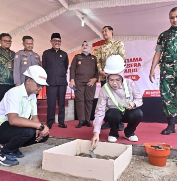 Peletakan Batu Pertama oleh Bupati Menandai Dimulainya Pembangunan Pujasera Alun-alun Sukoharjo