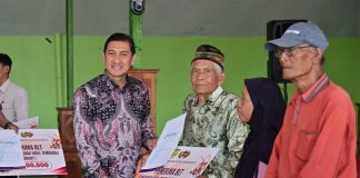 Plt Bupati Sukoharjo Salurkan BLT DBHCHT Rp702,6 Juta untuk 1.171 Buruh Tani dan Pabrik Rokok