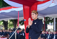 Pertama Kali Pimpin Upacara Hari Jadi ke-80 Sukoharjo, Plt Bupati Wujudkan Sukoharjo Spektakuler