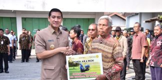 Pemkab Sukoharjo Salurkan Bantuan Pompa Air Rp2,1 Miliar untuk 92 Kelompok Tani